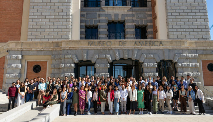 Foto de grupo Becarios/as 2023-2024