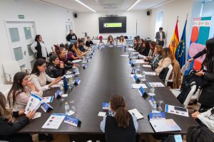 Encuentro becarias con mujeres lideres 2026