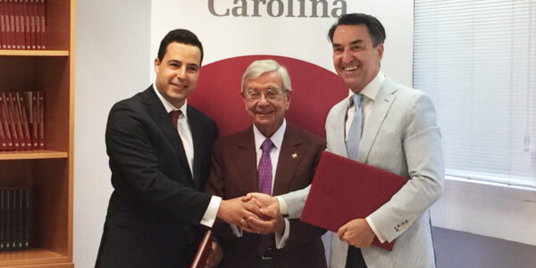 Roi Correa, Rafael Ansón y Jesús Andreu tras la firma del acuerdo