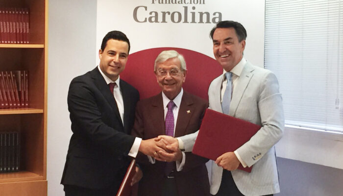 Roi Correa, Rafael Ansón y Jesús Andreu tras la firma del acuerdo