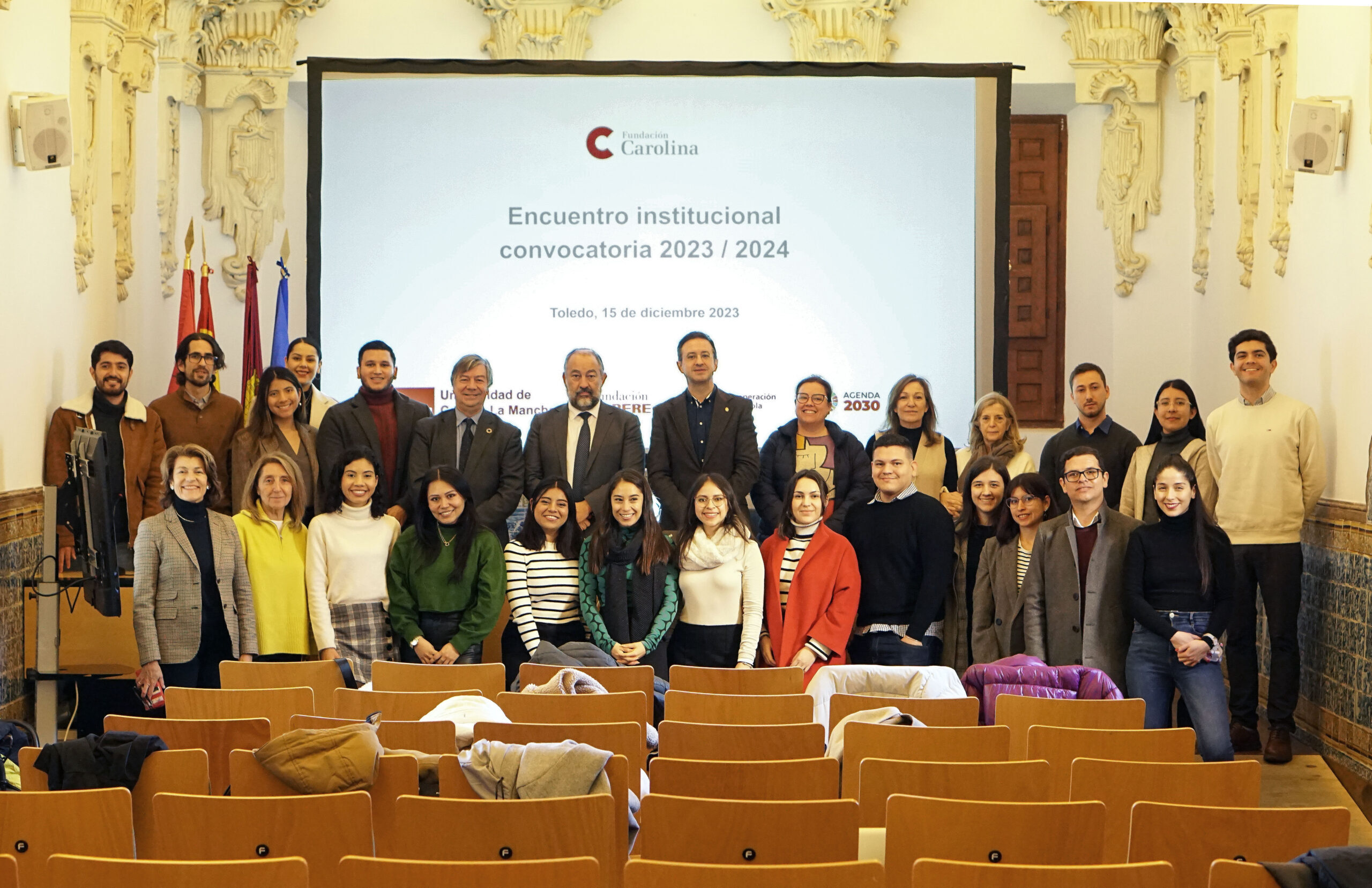 Foto de grupo en la UNiversidad de Castilla-La Mancha