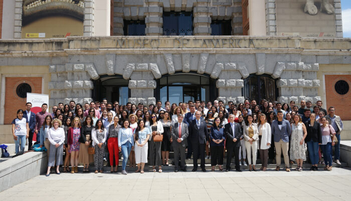 Foto de grupo encuentro becarios Madrid 2019