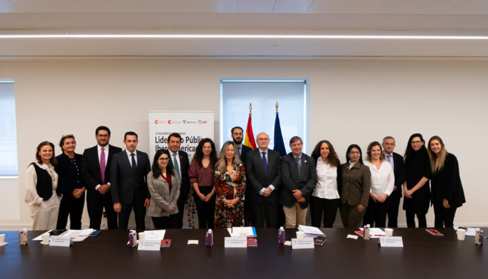 Foto familia Liderazgo Público Iberoamericano 2023