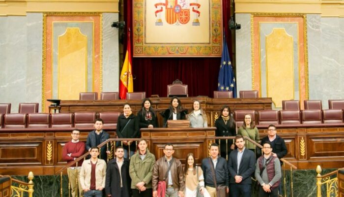 visita becarios Congreso 2
